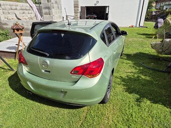 Opel Astra J 1.4 Turbo - 2