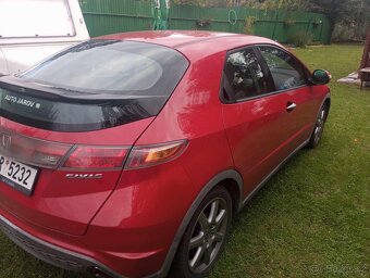Honda Civic 8 g - 2