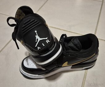 Tenisky NIKE Air Jordan Legacy 312 LOW vel.39 - 2