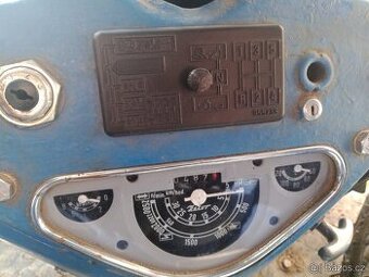 Víčka pojistek Zetor ORIGINÁLNÍ + štítky na kapotu - 2