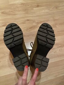 Dámské boty kotníkové vl.38 - 2