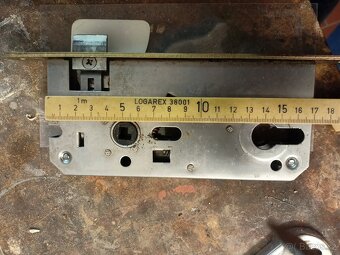 Zadlabací zámek - pro cylindrickou vložku 90/50/20 - 2