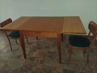 Prodám levně rozkládací dřevěný jídelní stůl + PC stolek - 2