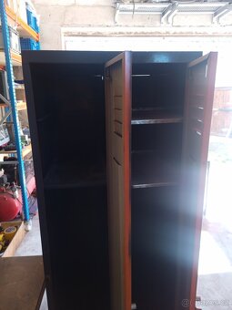 Dílenská šatní skříň - 2