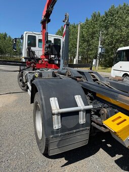 IVECO 190EL32 hákový nosič kontejnerů s hydraulickou rukou - 2
