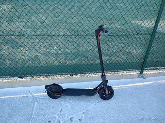 Elektrokoloběžka Segway Ninebot F2 E - 2