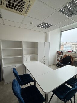 Kancelářský stůl a skříň - 2