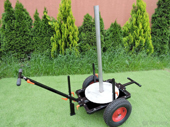 Multifunkční dvoukolový vozík s odvíječem na pletivo - 2