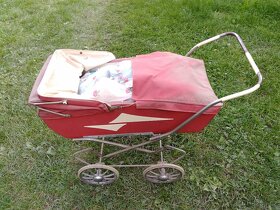Starý kočárek pro panenku RETRO - 2