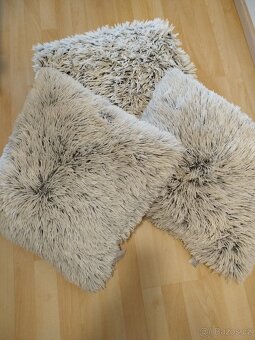 Polštáře a a deka - 2