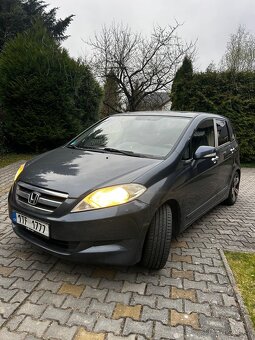 Šestimístná Honda Fr-V - 2