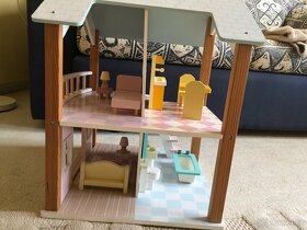 Dřevěný domeček pro panenky vč. nábytku - 2