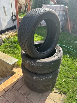 Letni pneu 235/45/18 - 2