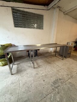 Nerezový gastro stůl dlouhý 2,78m - 2