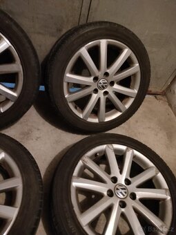 4ks alu disky orig. VW 5x112 R17 pneu na dojazd - 2