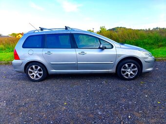 Peugeot. 307. 1.6 HDI 7 míst k sezení - 2