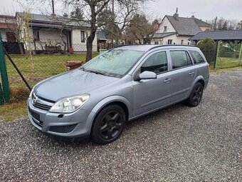 Benzínová Opel Astra 1.8 ..16V Tempomat - 2
