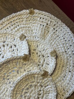 Háčkované prostírání - 2