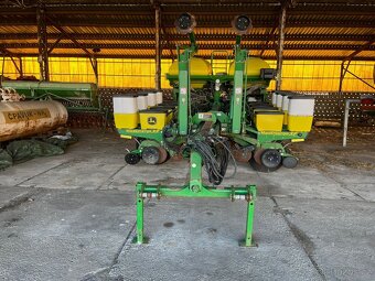 John Deere 1770NT – 12 řádků – rok 2009 - 2