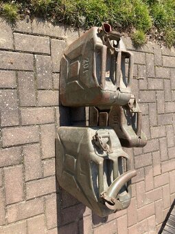 Plechové kanystry - 2