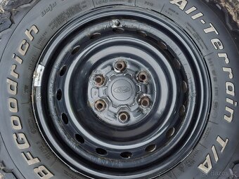 BF Goodrich 265/70 R16 - 2
