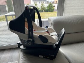 Autosedačka se základnou - 2