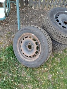 Zimní pneu Barum r15 - 2