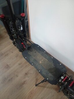 Elektronická koloběžka Q12 - 2