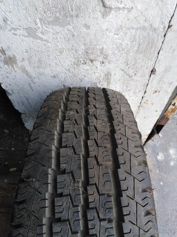 Pneu 225/75 R16C. - 2