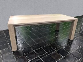 DUBOVÝ MASIVNÍ STŮL - 2