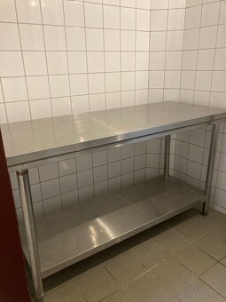 Nerezový pracovní stůl - 2