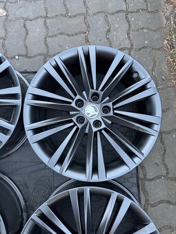 ORIGINÁL Alu Škoda Canopus R19, 5x112 - TOP STAV - 2