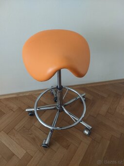 Sedlová židle. - 2