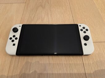 NINTENDO SWITCH - OLED WHITE - 2
