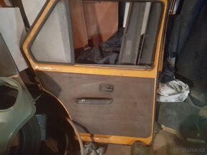 Golf mk1 (zadni levé dvere) i další díly interieru - 2