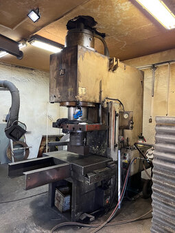 Prodám Hydraulický lis PYE 250 N - 2