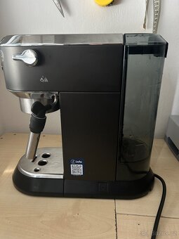 De'Longhi Dedica EC 685.BK - 2