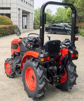 Malotraktor 254, traktor 4x4 - 2