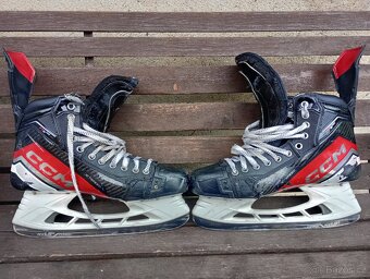 Hokejové brusle CCM FT6PRO - 2