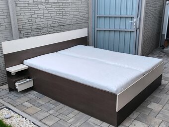 Prodám velkou manželskou postel + Matrace 160cm x 200cm - 2