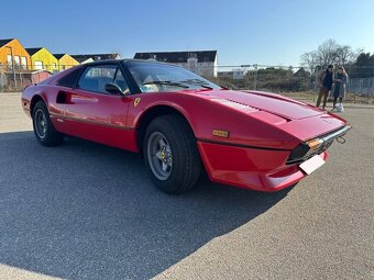 Krásné Ferrari 308 GTSi z roku 1983 - 2