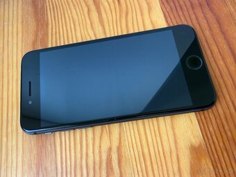 IPhone 8 vesmírně šedá 64GB - 2