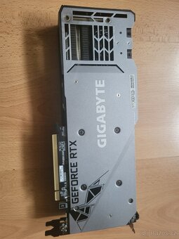 GIGABYTE GeForce RTX 3070 GAMING OC 8G - 2