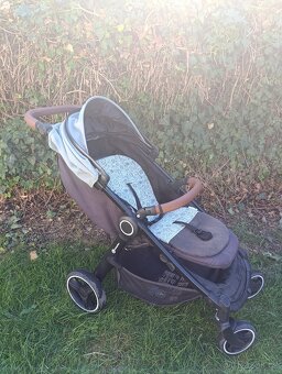 Prodám sportovní kočárek Petite&Mars. - 2