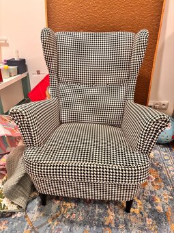 Křeslo IKEA STRANDMON – kohoutí stopa - 2