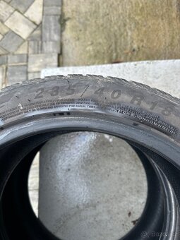 235/40 R18 celoroční - 2