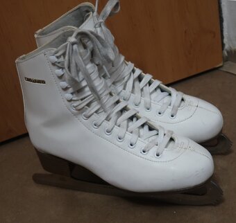 Dámské lední brusle velikost 40 -REZERVOVÁNO - 2