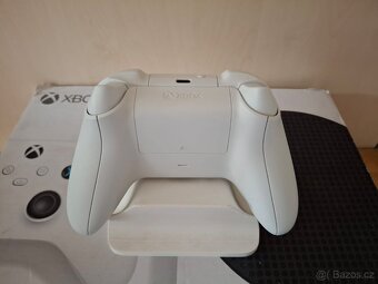 XBOX SERIES S 1,5 TB + 2 ovladače - 2