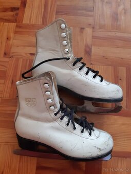 Dívčí brusle vel.35 - 2