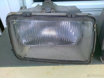 Přední světla na Ford Sierra první typ - 2